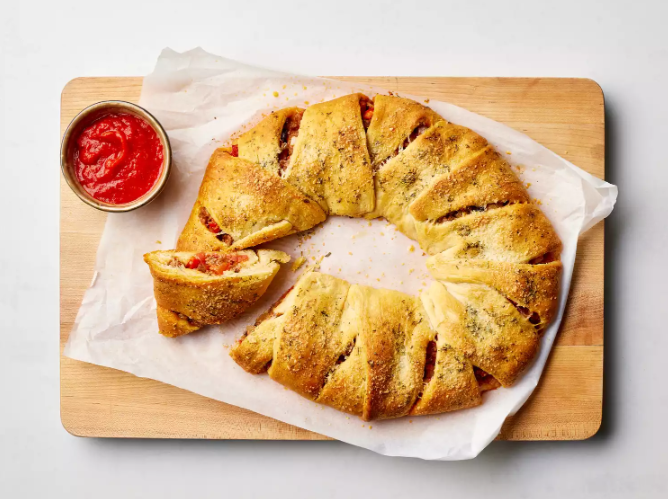 Pizza Stuffed Crescent Ring